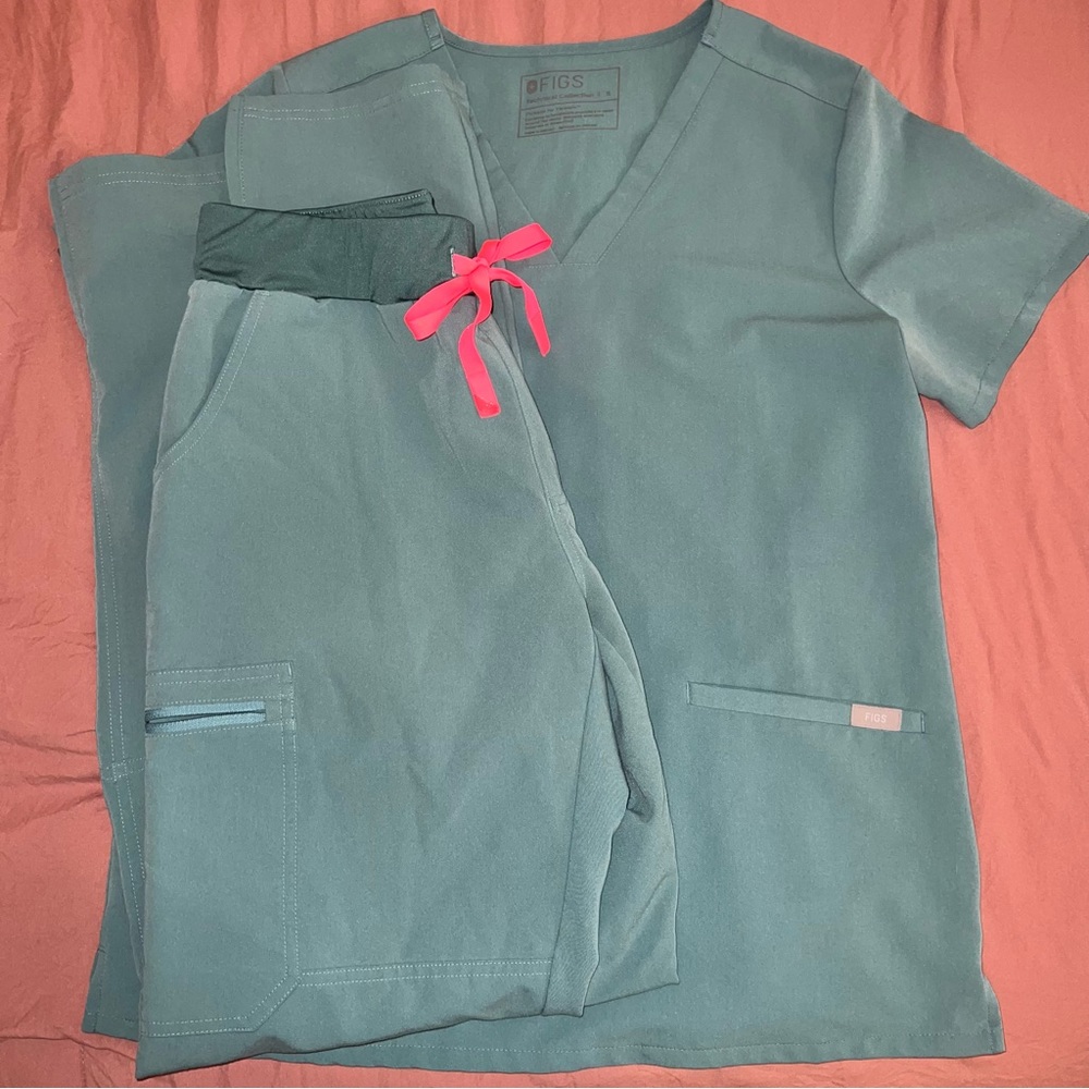 Figs scrubs set